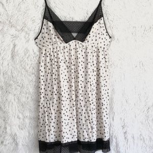 Victoria’s Secret Black& White Polka-Dot  super soft sleep dress Sz 6